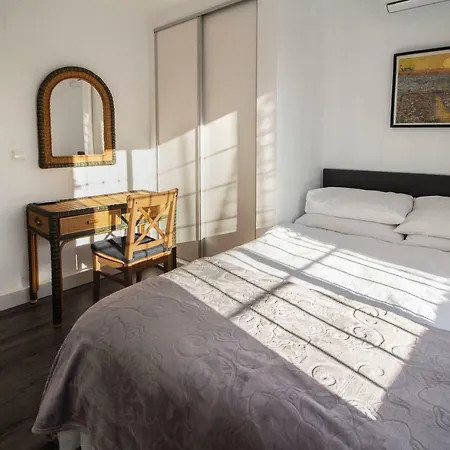 Tatil Evi Beautiful Newly Refurbished Semi-detached House Torremolinos