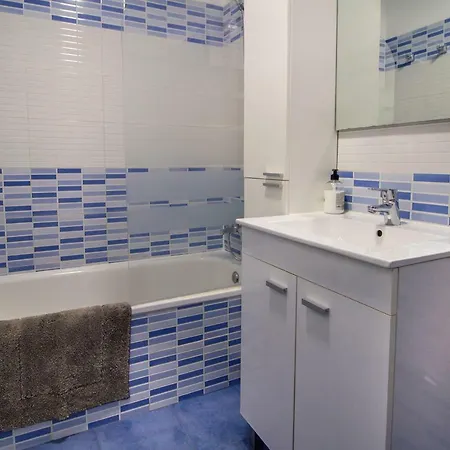 Tatil Evi Beautiful Newly Refurbished Semi-detached House *