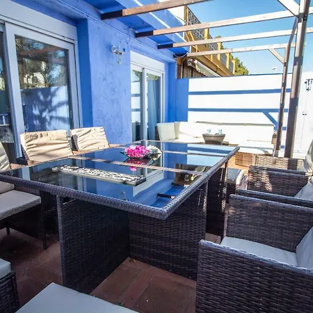 Vakantiehuis Beautiful Newly Refurbished Semi-detached House